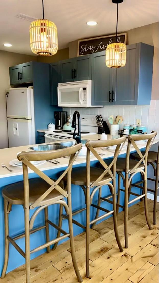 Jasmine Cottage Келоуна Екстер'єр фото