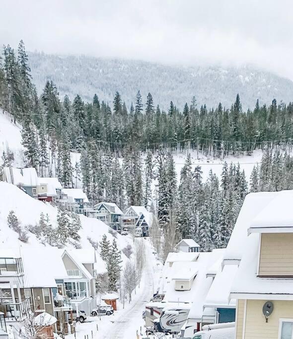 Jasmine Cottage Келоуна Екстер'єр фото